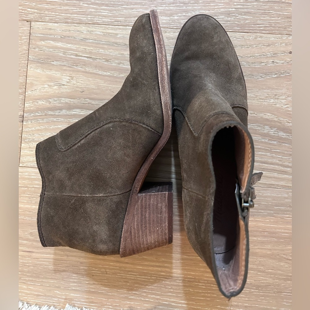 Madewell Janice Suede Bootie in darkest olive - Picture 6 of 8